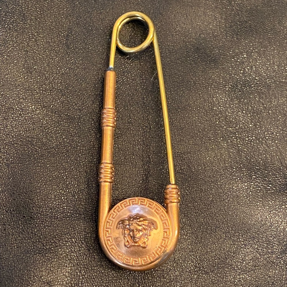 Versace Pin